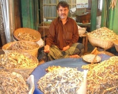 Fish for retail in a Bangladesh market.jpg