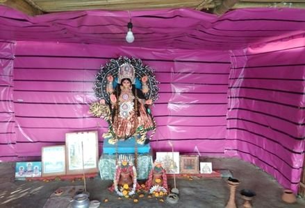 Idol of Goddess Bishalaxmi with Ganga and Manasa (pots), West Bengal.jpg